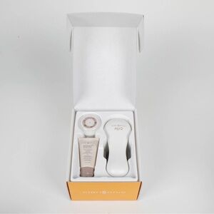 Clarisonic l Mia 2 White Facial Cleansing Device *New In Box*